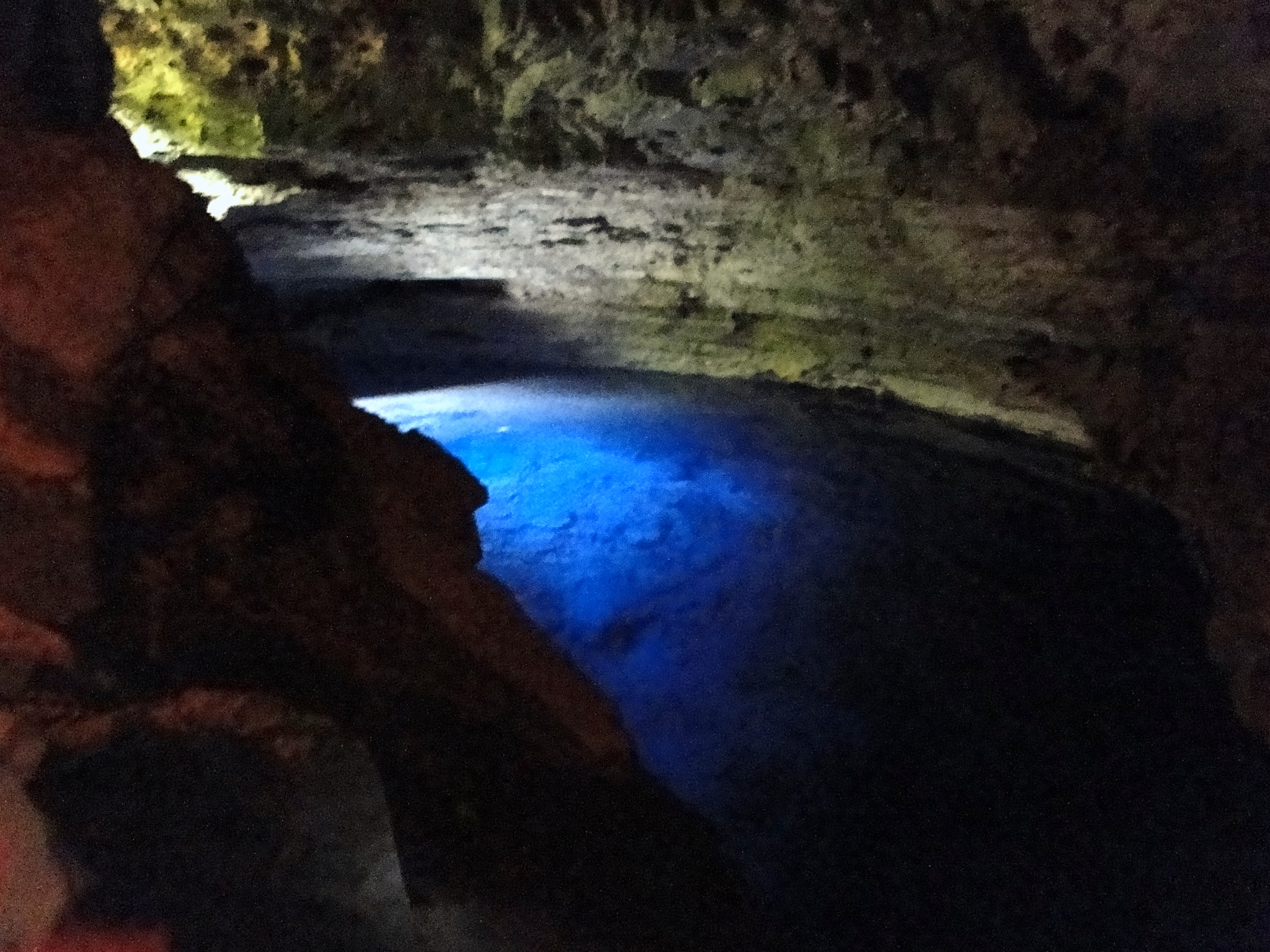 Por dentro dos poços Encantado e Azul